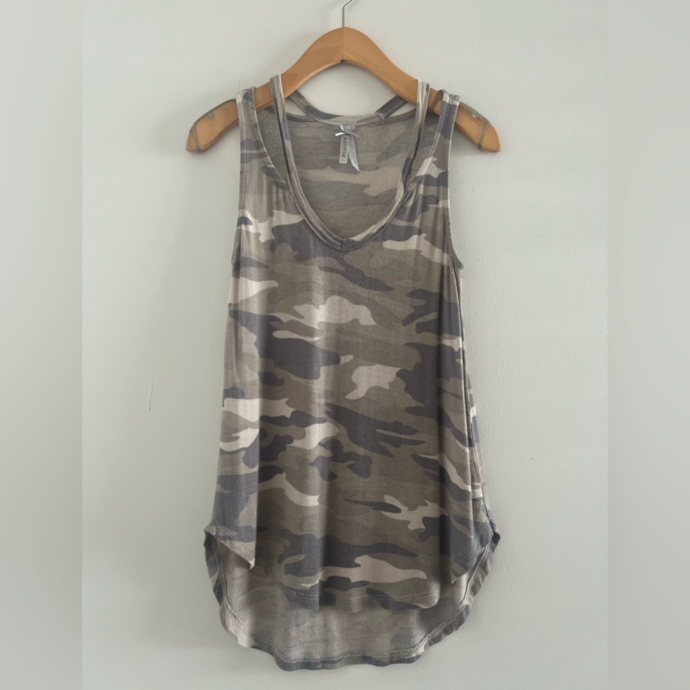 Super Soft Stretch Camo Cut Out Tank Top Sz S